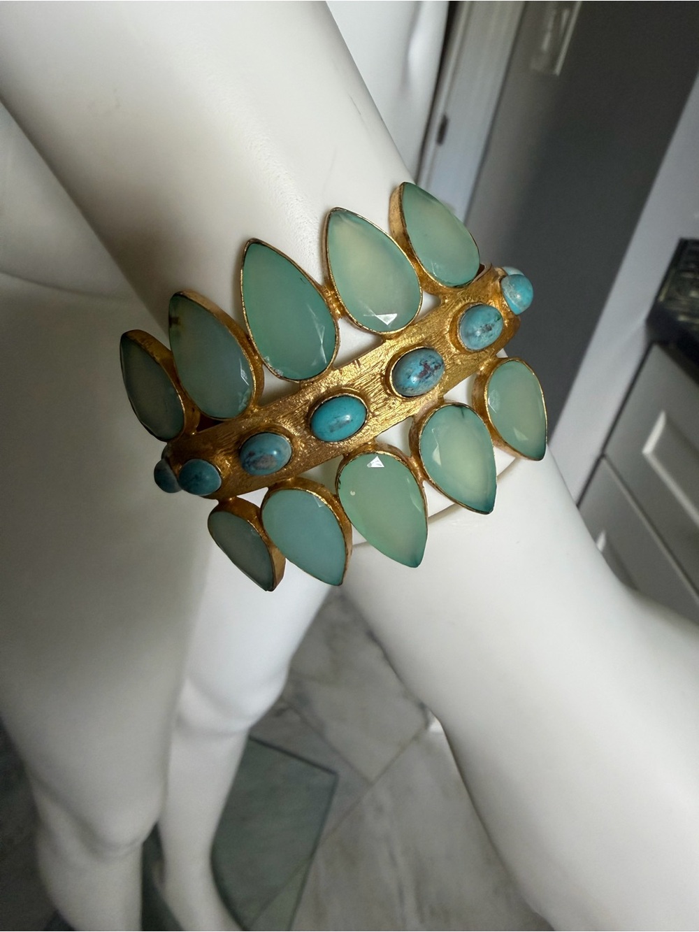 Gold-Tone Bracelet with Aqua Teardrop Stones Turquoise
